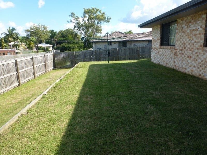 2/249 Mason Street, Koongal QLD 4701